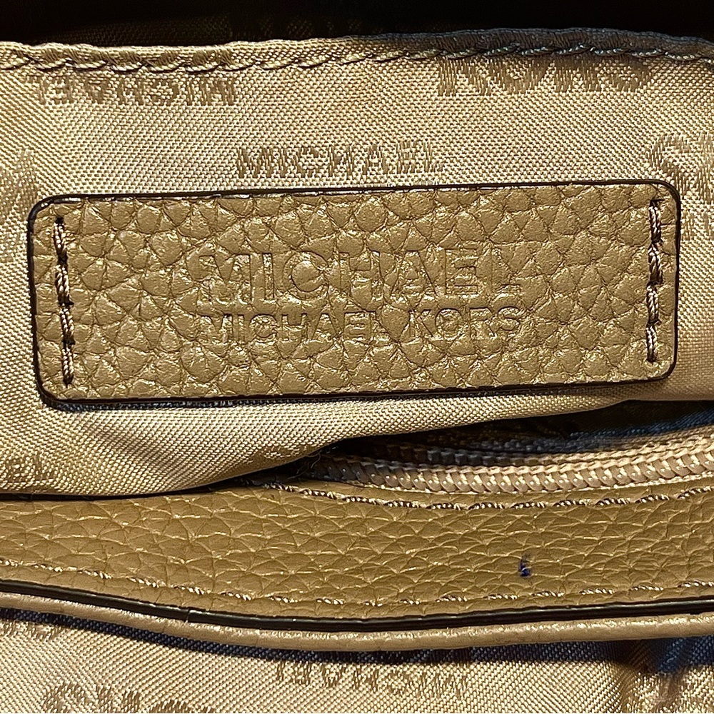 Michael Kors taupe card holder bag - Picture 7 of 8